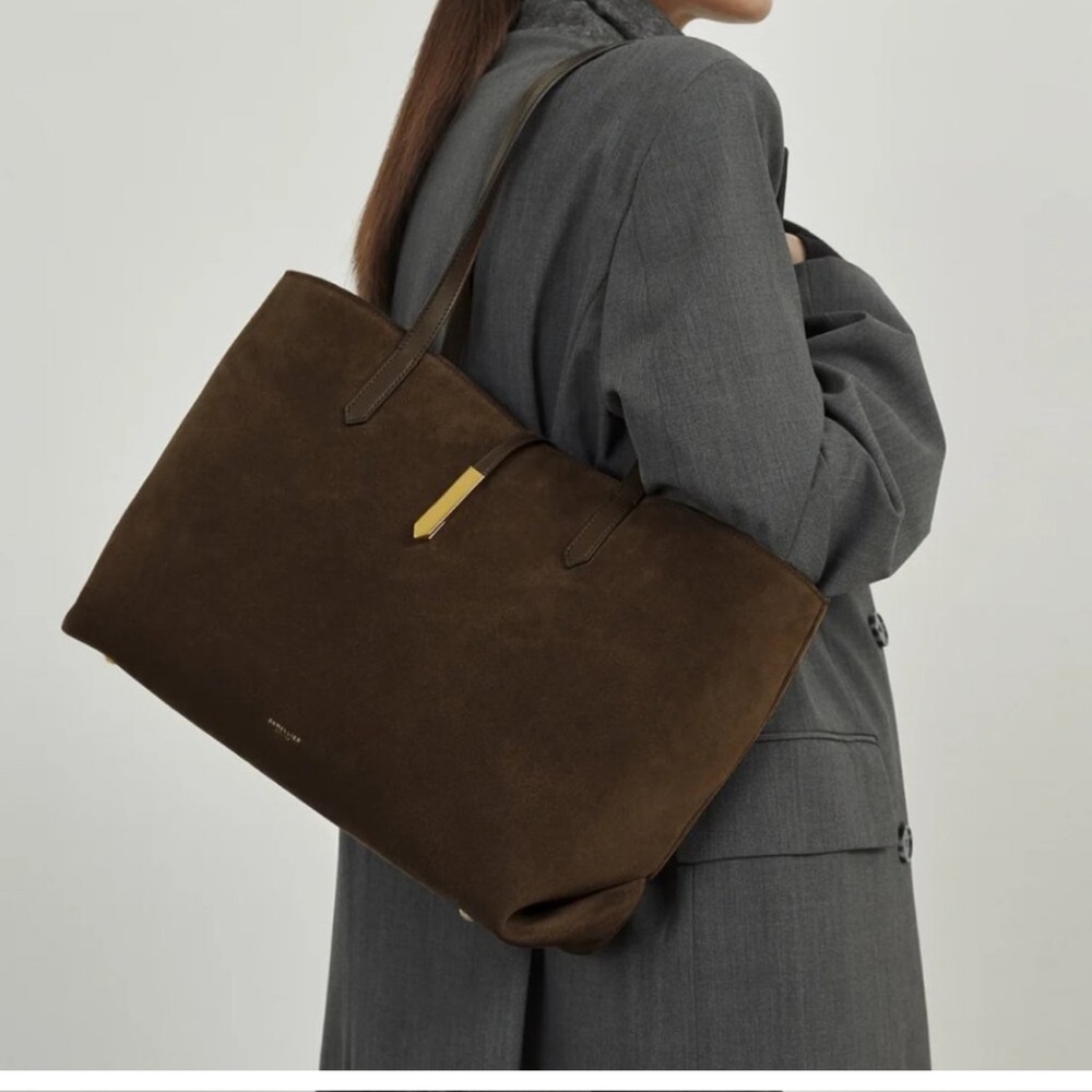 NWT. DEMELLIER LONDON The Tokyo Tote - mocha suede & mocha smooth - Picture 3 of 8
